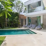 Fantastic 3 Bed Villa, Walk To Beach, Sunny Pool