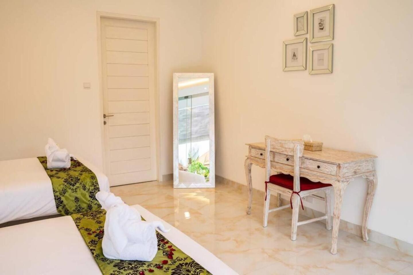 Villa Fantastic 3 Bed Villa, Walk To Beach, Sunny Pool *