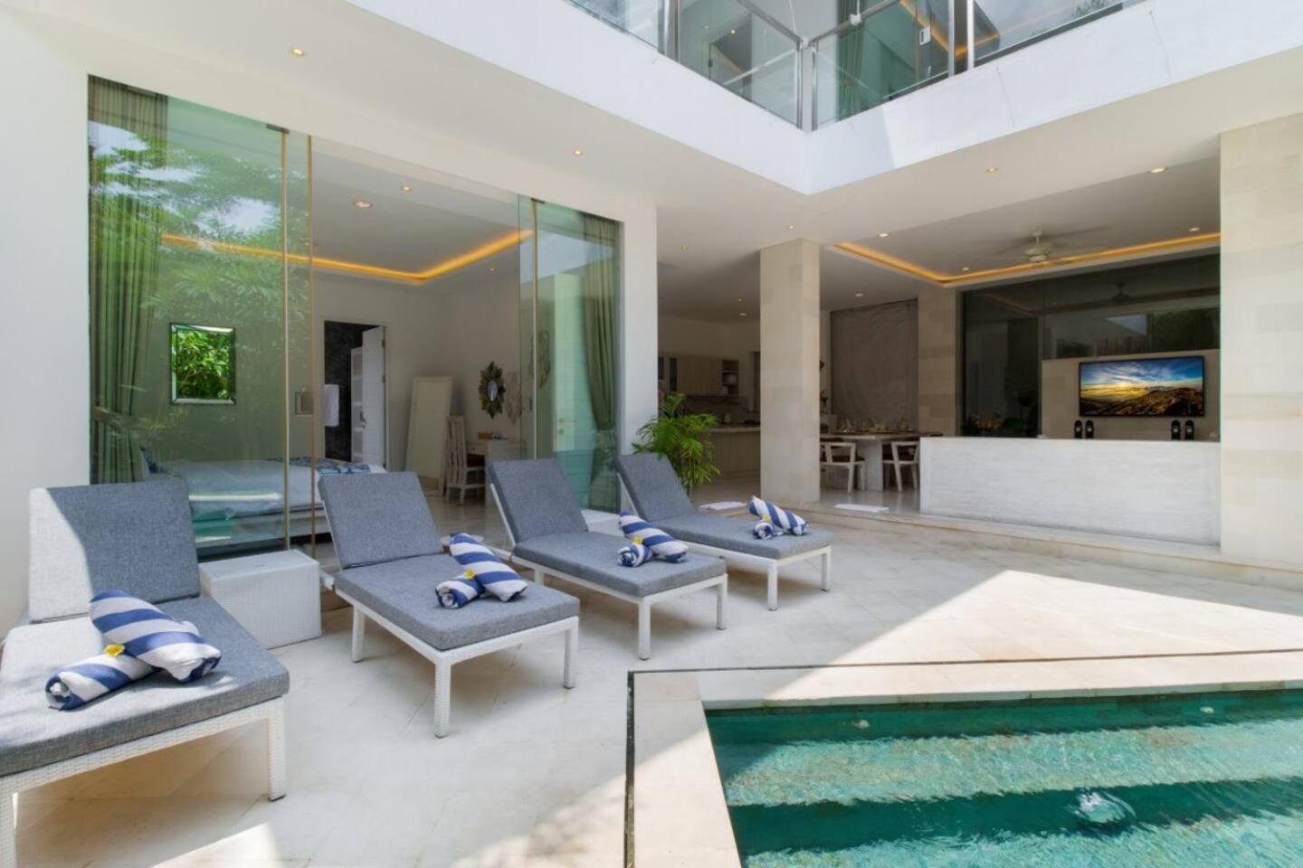 Villa Fantastic 3 Bed Villa, Walk To Beach, Sunny Pool