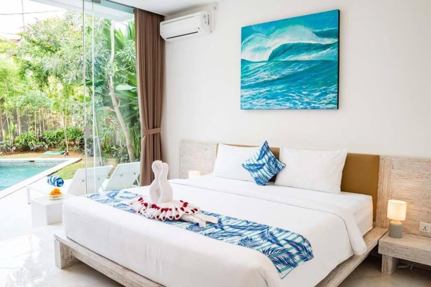 Fantastic 3 Bed Villa, Walk To Beach, Sunny Pool Villa Seminyak (Bali)